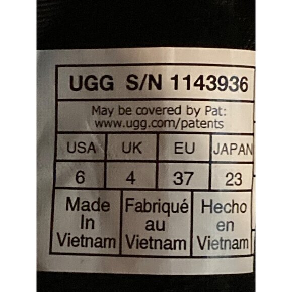 UGG Classic Short Waterproof Boots Black Klamath Women's Size 6 - Brand New - Picture 2 of 7